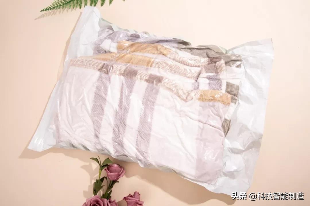 真空压缩收纳袋快速打开,收纳神器真空压缩袋换季轻松收纳