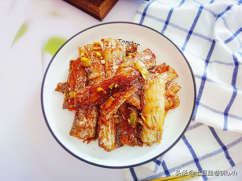 用老北京的烹饪方法做酥焖带鱼,焖带鱼怎么焖没有腥味儿