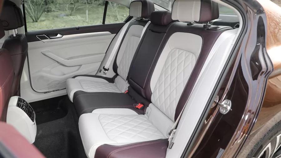 迈腾330和雅阁1.5t哪一个值得购买,新车上市迈腾限时优惠2.50万