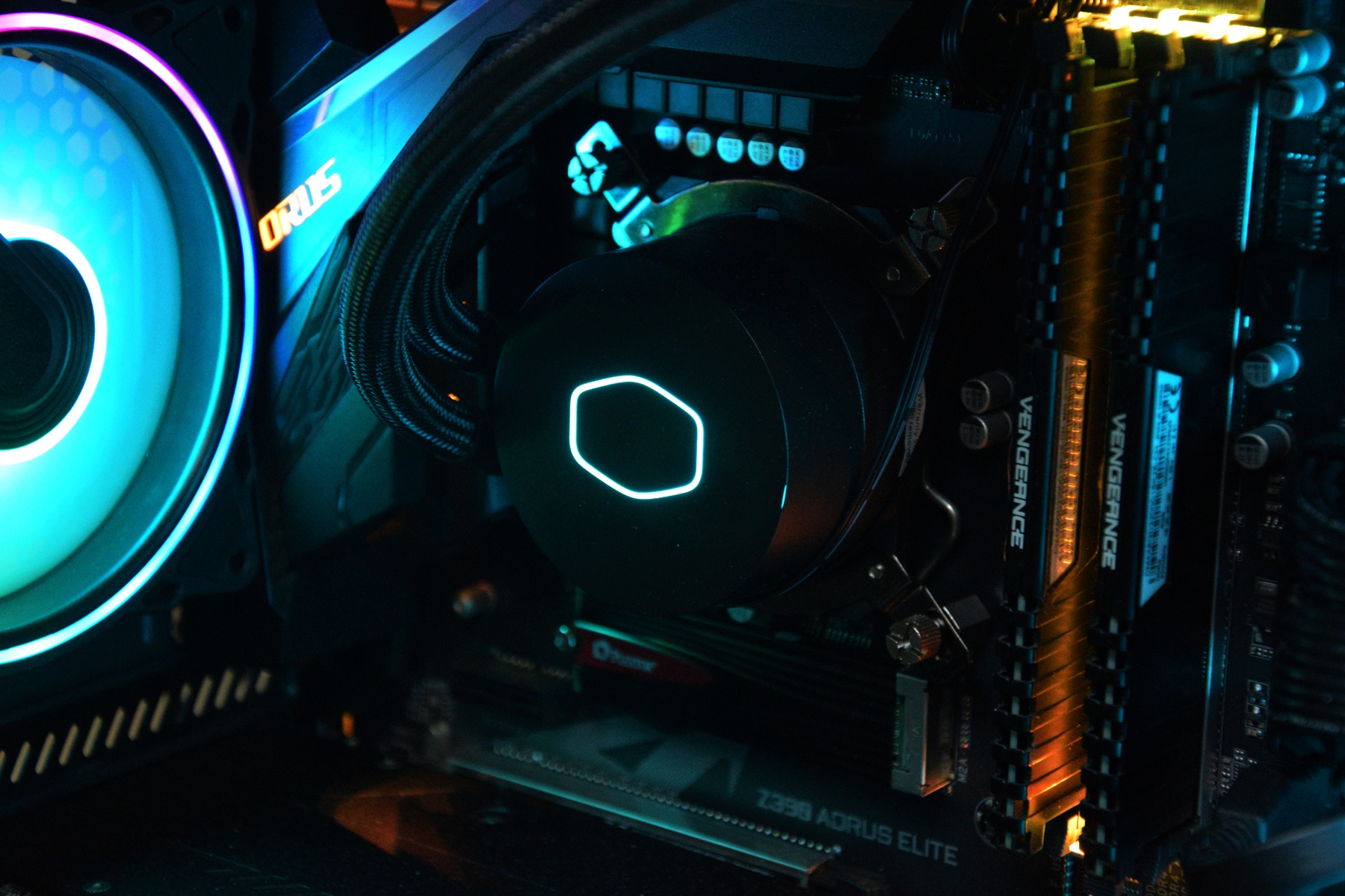 酷冷至尊双热管下压式散热器评测,全新升级散热器