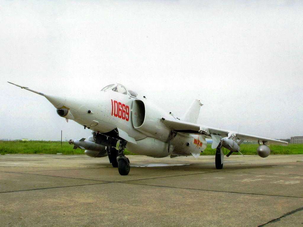 洪都航空军工教练机,我国k8教练机