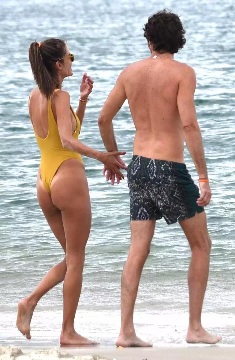 一不小心穿泳衣出街，竟然赢了所有人？！