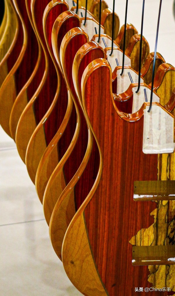 跟随帝声乐器参观世界著名吉他制造商之一Cort印度尼西亚工厂