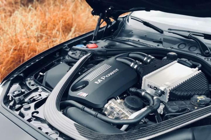 车迷必备玩具,宝马m2c雷霆版黑武士