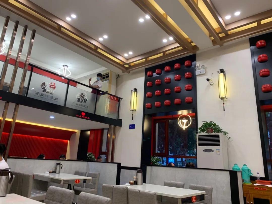 十七年老店特色餐饮,正宗红豆焖罐面