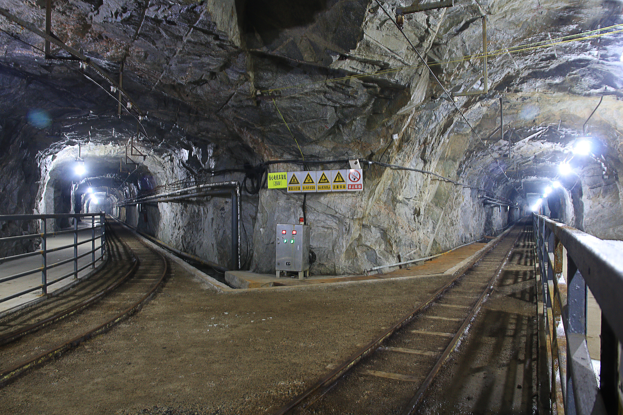 河南发现大型金矿价值超百亿,河南发现特大型金矿大概多少元