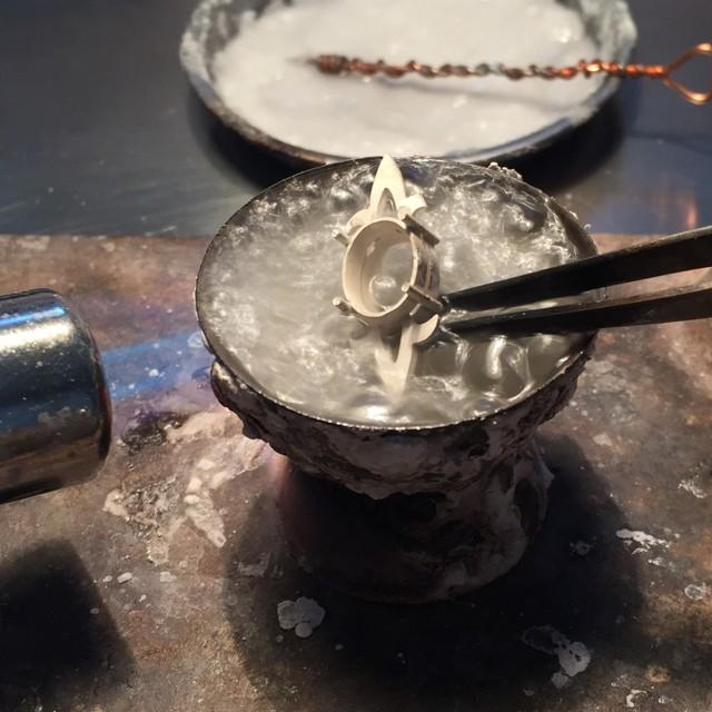 石榴石属于什么档次的宝石类型,石榴石最顶级的叫什么