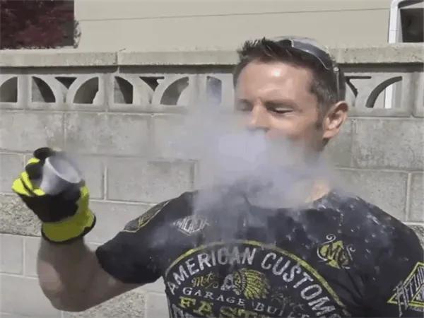 196%液氮,液氮喷到脸上什么感觉