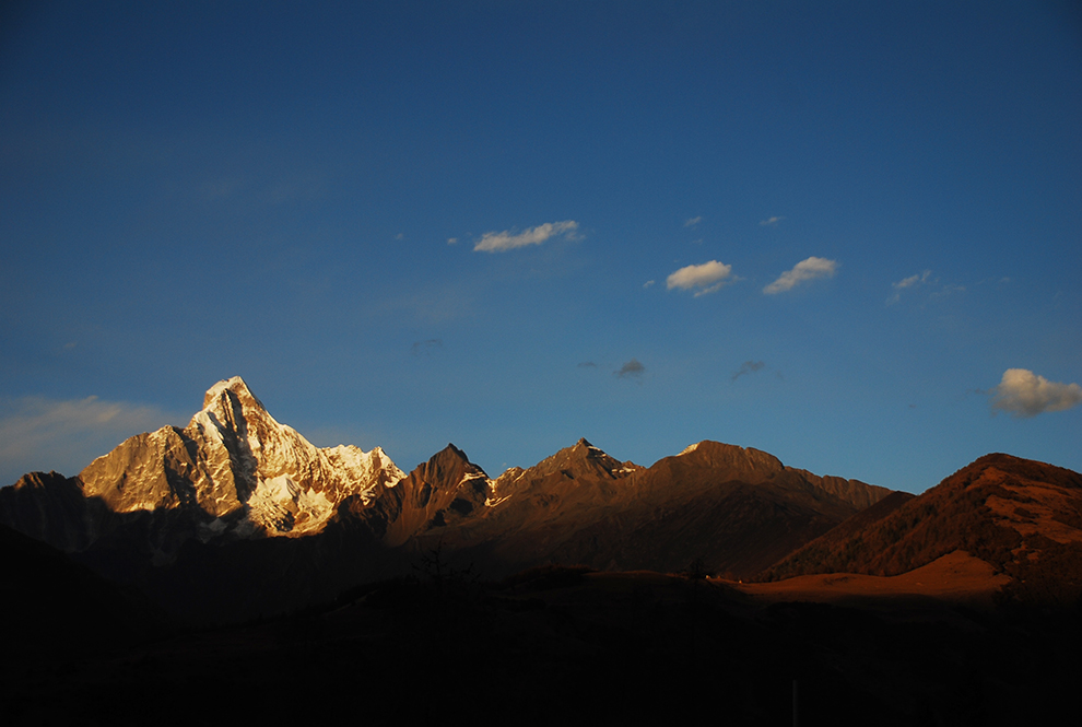 登山者的朝圣地四姑娘山,三峰四姑娘山登山者