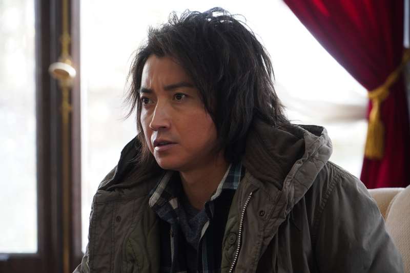 “给开司一罐啤酒”到底在红什么？一部电影揭露日本金融黑历史