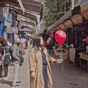 向对面出租屋射了一箭：80后妈妈王莹在城中村的实验艺术