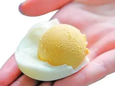 在身上滚鸡蛋就能祛除湿气,滚鸡蛋疗法能除湿气吗
