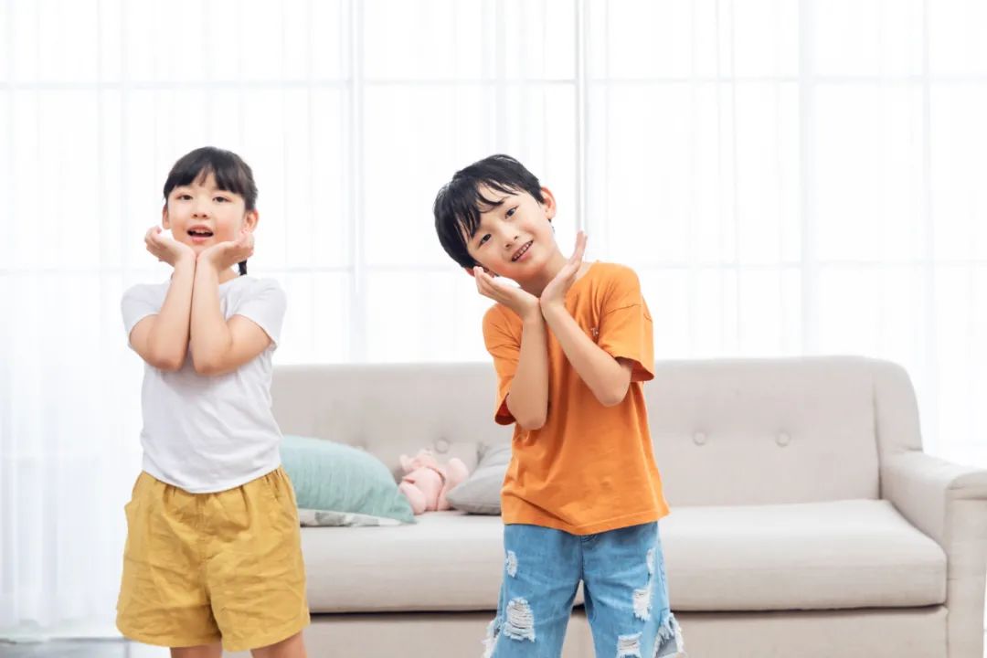 在家长眼里内向的是怎么样的,内向的孩子一定没出息