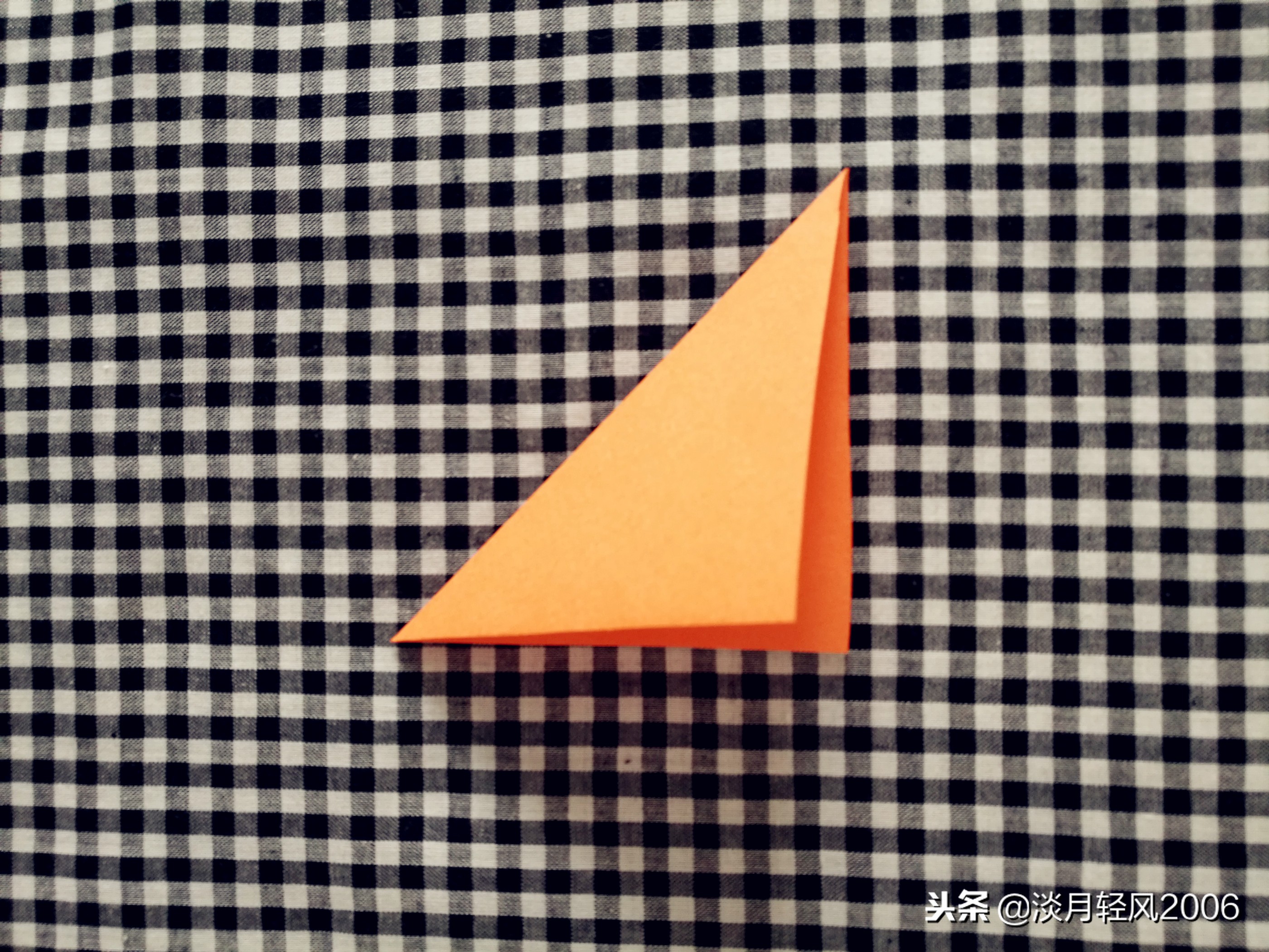 非常小的卡纸一束花手工制作,一枝花一张硬卡纸包装教程