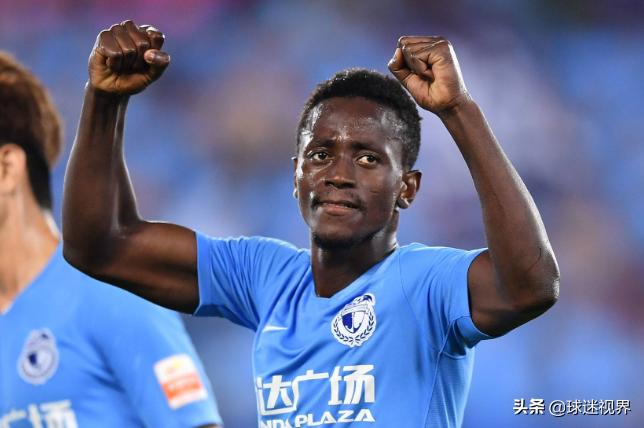 23岁加纳国脚曾3球斩杀巴萨,新赛季有望成为大连人主力征战中超