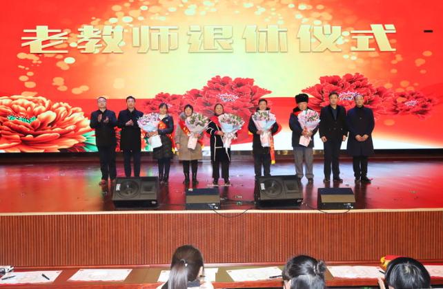 感动校园十大教师事迹,感动校园十佳教师事例