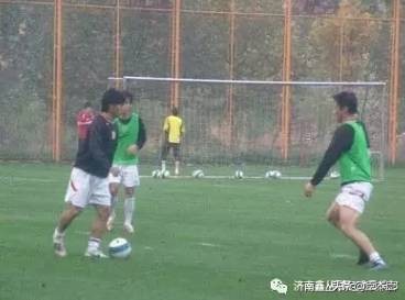 足球球员励志故事中国,足球人物励志故事