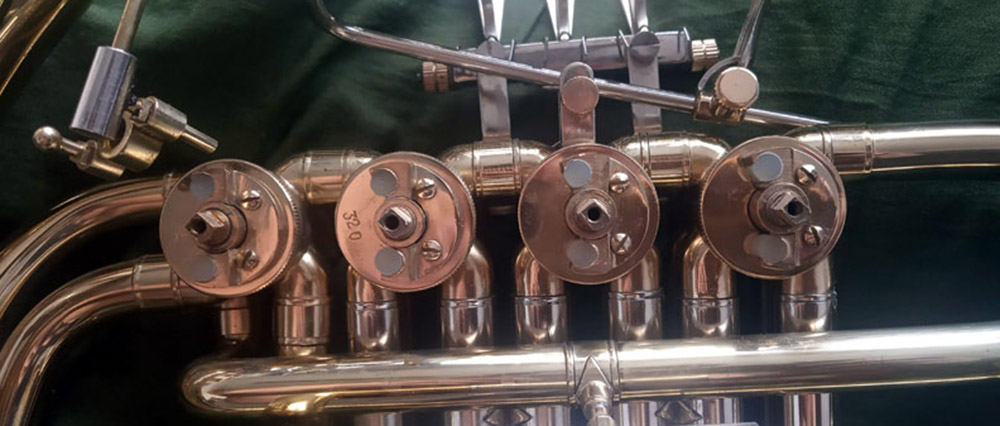 圆号按键有撞击声,圆号按键卡了怎么办