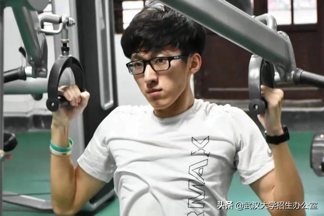 中国最美大学：坐拥26栋“全国重点*物文**保护单位”，走出上百位院士！