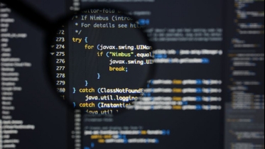 web前端自学还是参加培训班,web前端学到什么程度可以找工作呢