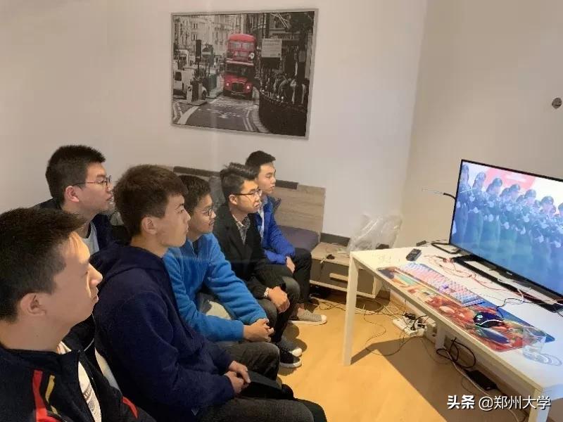 祖国,世界各地的郑大人为您送上祝福!