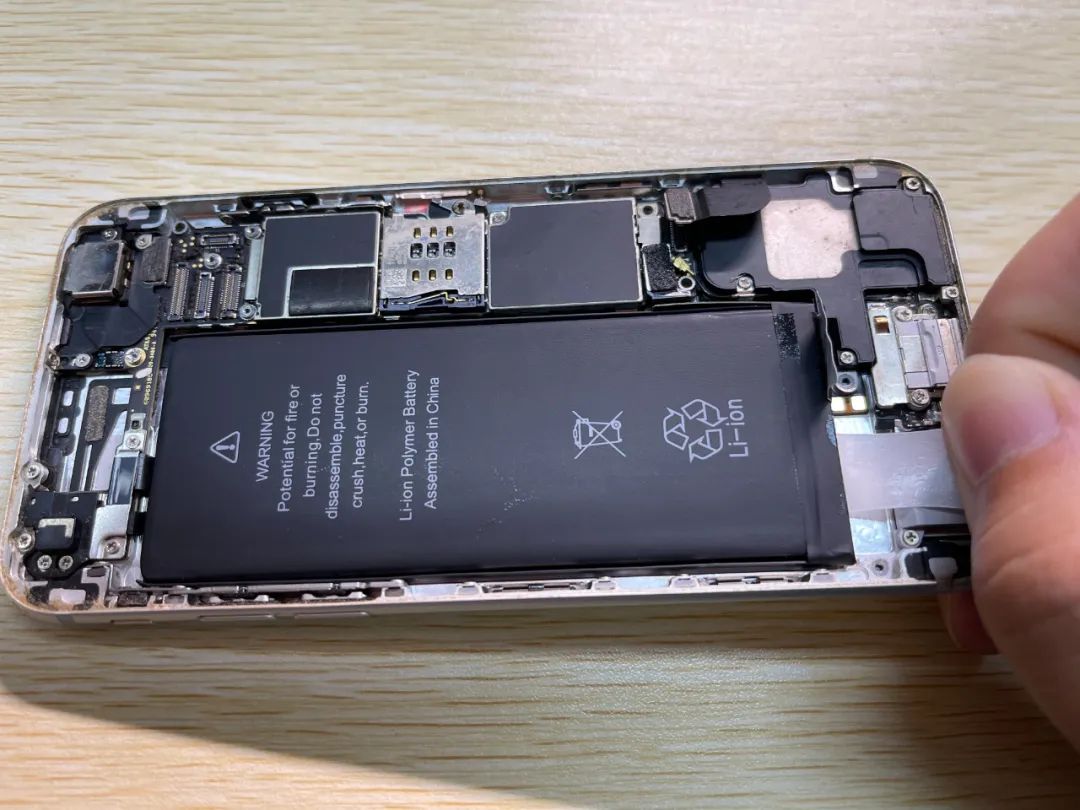 iphone6换电池了还是耗电快,iphone6换电池还会漏电