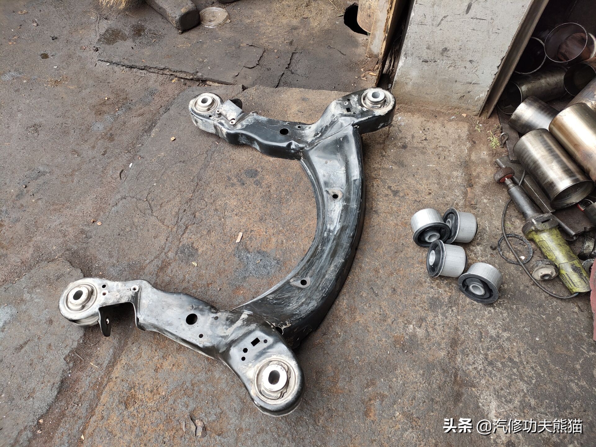 08款奥迪a6l手动挡2.0t烧机油么,09款奥迪a6l2.4烧机油怎么解决