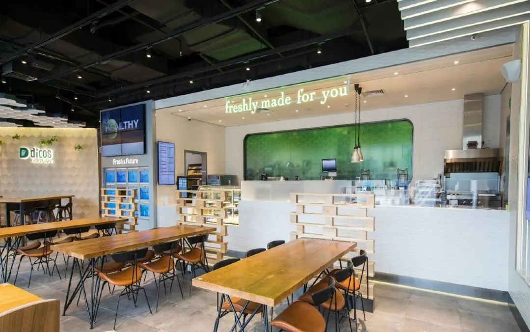 北京门店关一半，小镇青年的德克士终究难进城？