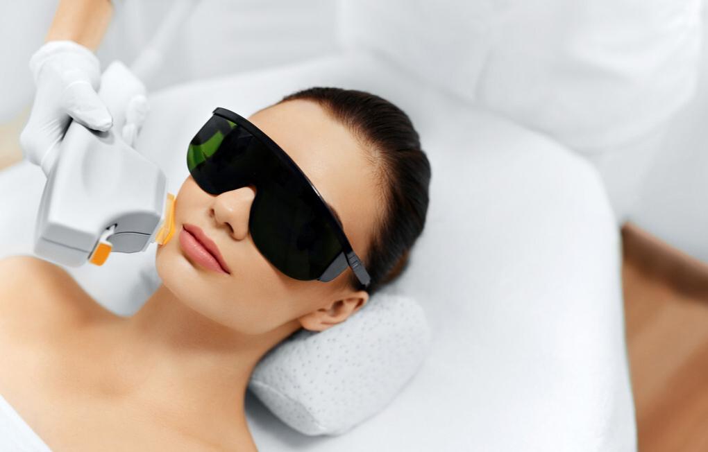 不同痘坑凹洞擦什么药膏,不同痘坑怎么修复