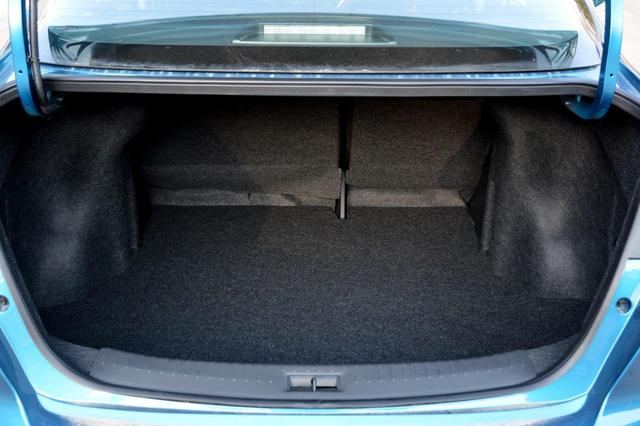 2017款蓝鸟最全解析,悬浮式车顶前卫