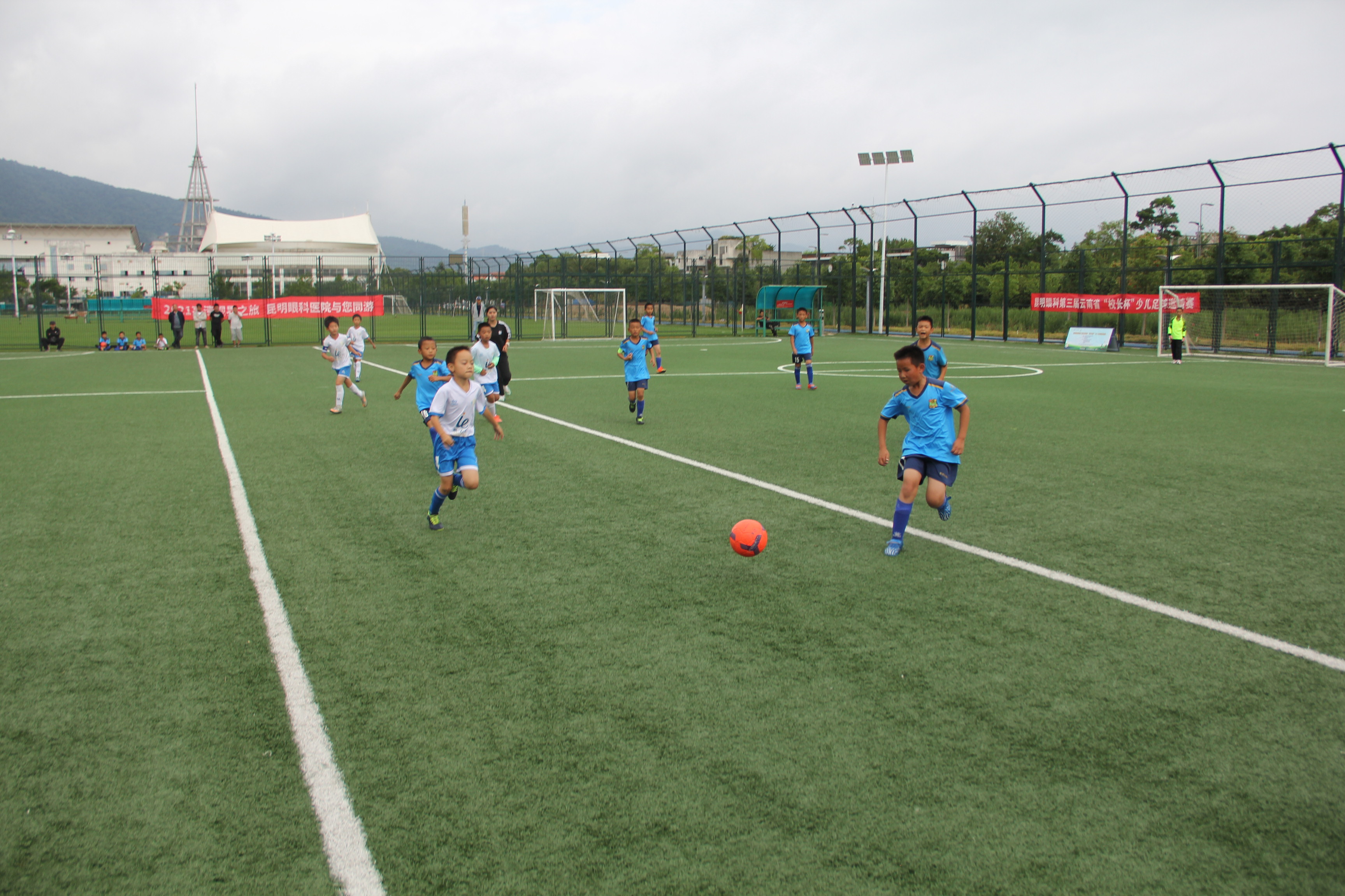 助推校园足球公益活动,助力青少年足球比赛