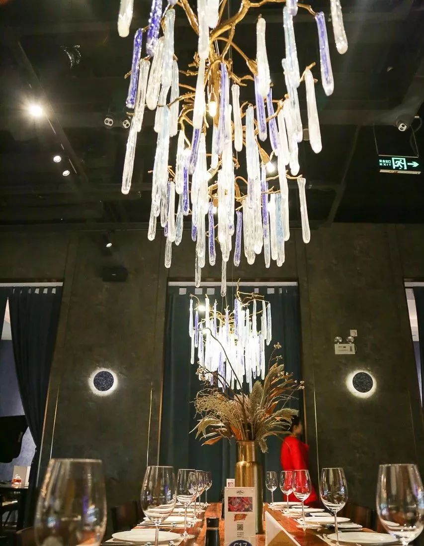 吃海鲜龙虾帝王蟹自助,海胆海鳌虾自助