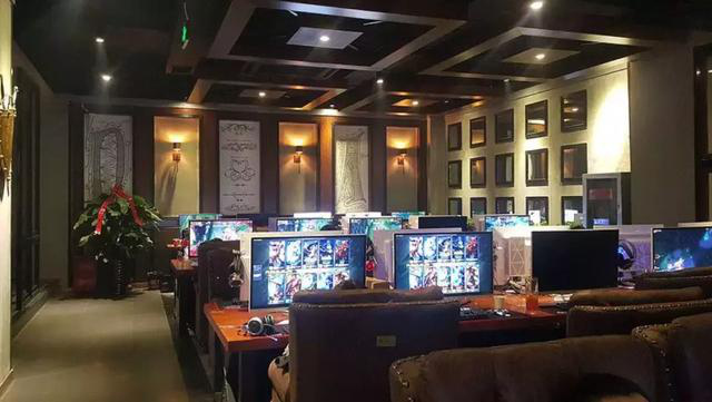 在岛国的网吧过夜是一种怎样的体验?