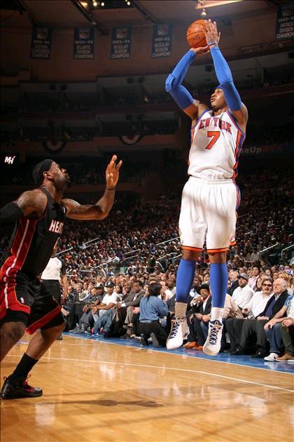 安东尼不能融入三角进攻,安东尼能打三角进攻