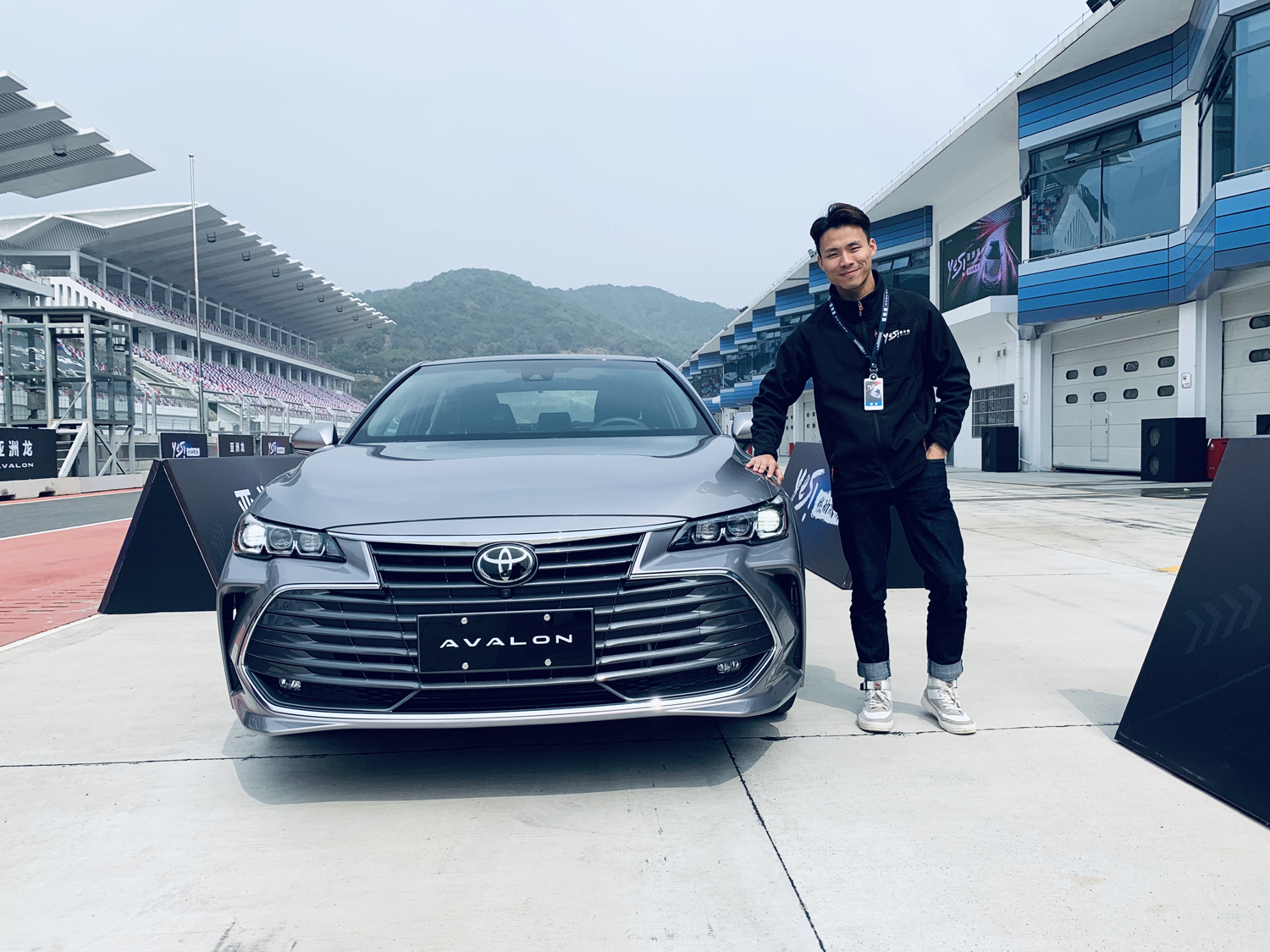 新款亚洲龙和凯美瑞哪个比较好,同级别的亚洲龙和凯美瑞对比