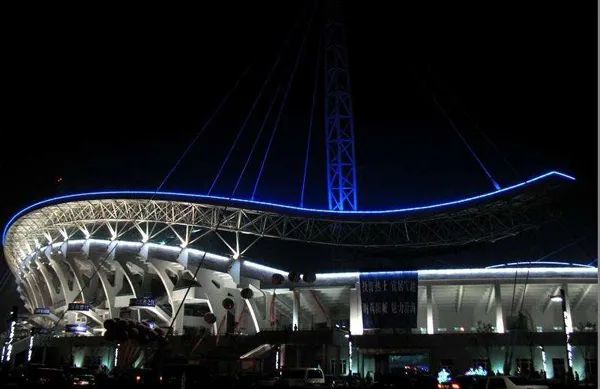 记忆中的家乡早已变了模样,家乡已不再是记忆中的模样