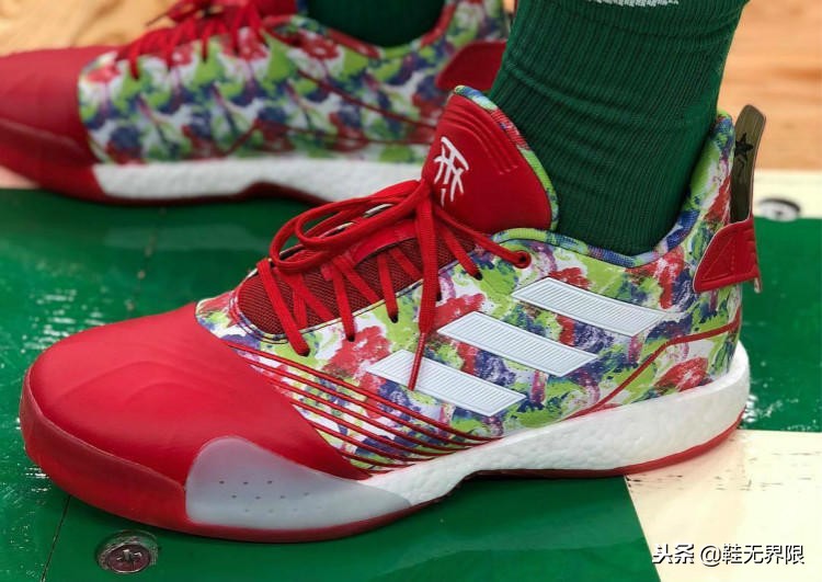 鍦ｈ癁鐗硅緫绌挎惌,鍦ｈ癁鏂板勾绌挎惌鐗硅緫