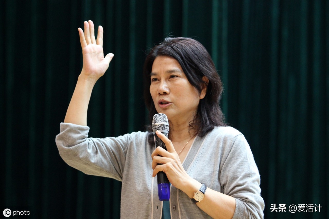 董明珠回应与雷军十亿赌局,雷军董明珠5年前10亿赌局视频