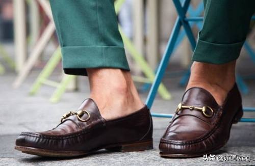 如何通过袜子来判断男人,看男生的袜子判断性格
