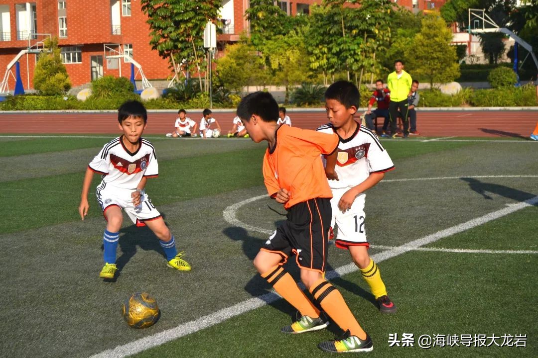 小学足球队2021三级联赛获奖名单,白沙完小足球队照片