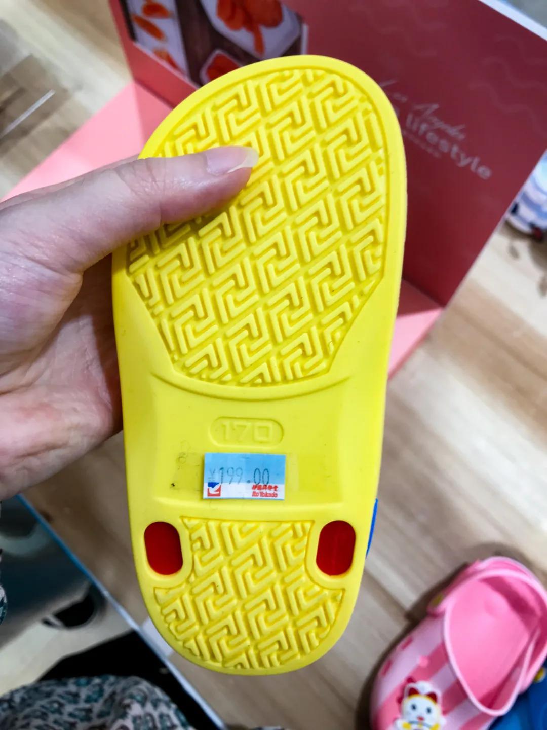 儿童穿哪种凉鞋比较好测评,关爱宝宝从脚开始