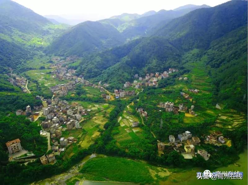 高州长坡镇蹄疾步稳搞建设，文化古镇焕新颜