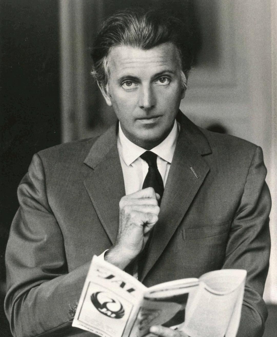 那个给Chloé设计出小猪包的设计师居然被Givenchy炒鱿鱼了