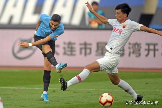 上轮气得撕烂背心，本轮用进球回报主帅！大连一方2：0深圳佳兆业