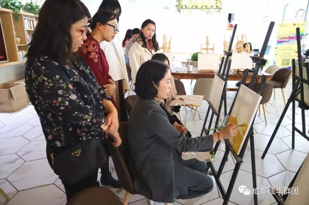 追梦新时代圆形主题绘画,追梦新时代主题绘画四年级彩铅