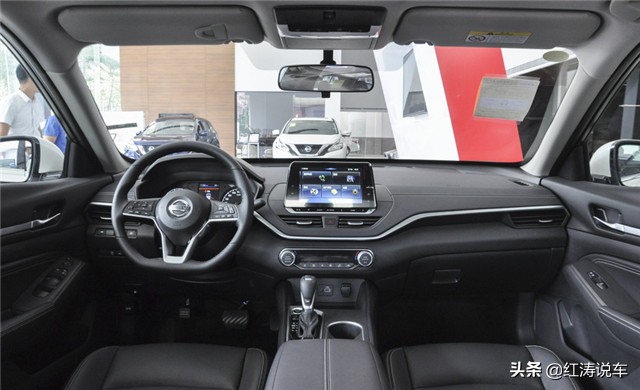 新款天籁还有移动大沙发吗,新款天籁不如老款漂亮