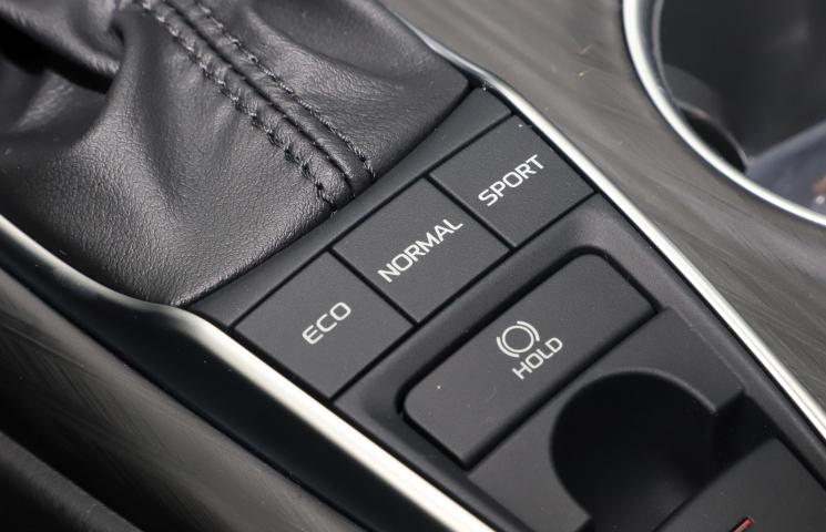 全新丰田凯美瑞2.5g豪华版,商务两不误的轿车