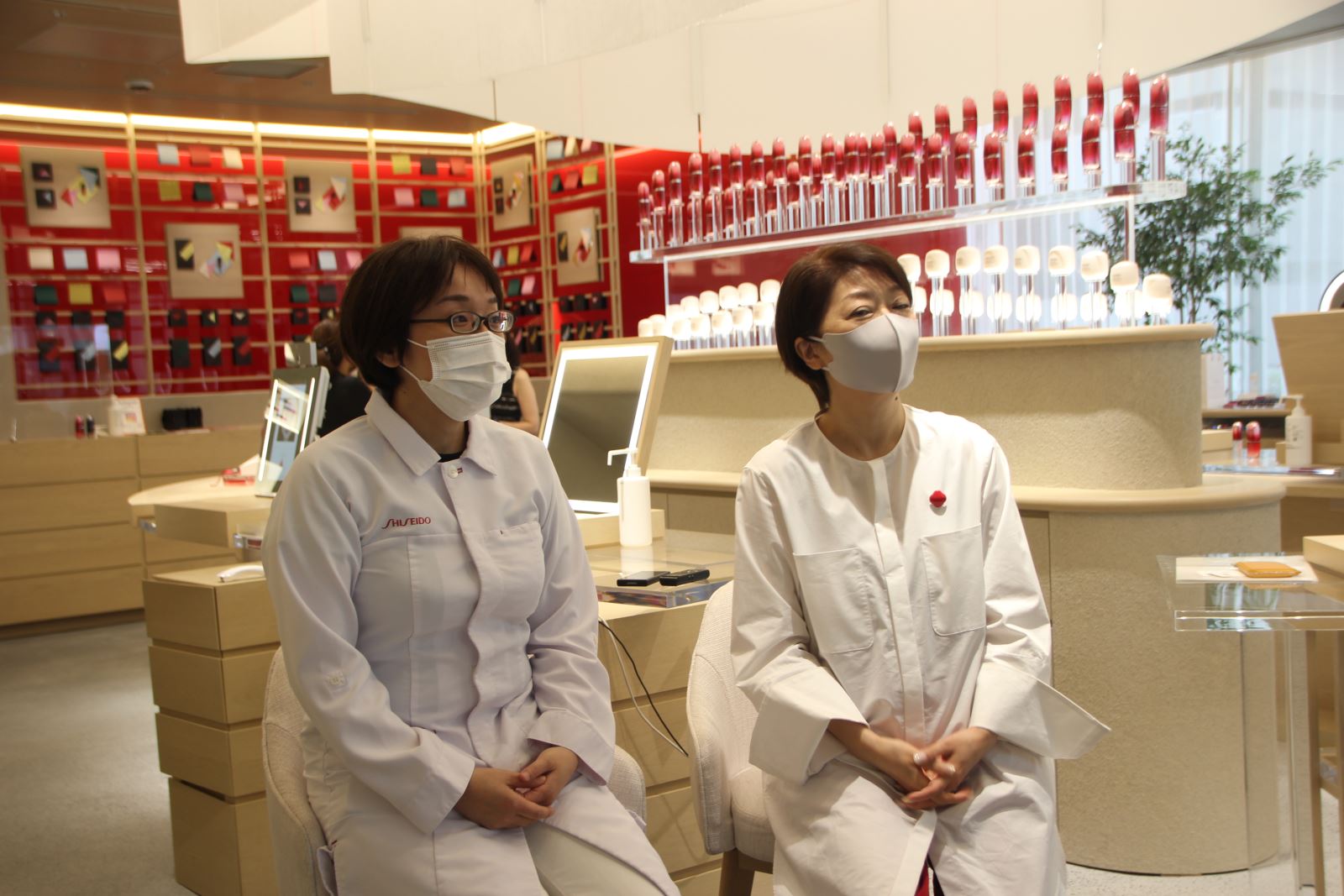 优化疫情背景下的购物体验资生堂推出无接触式肌肤检测仪