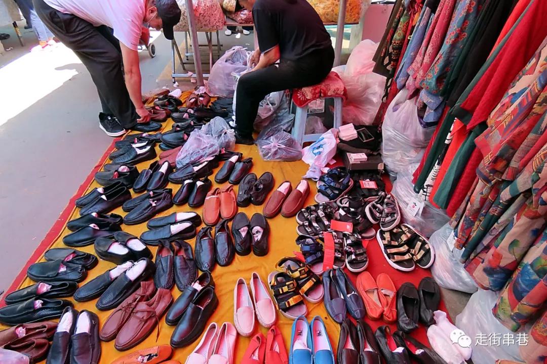 疫情期间还有人摆地摊吗,疫情期间摆摊生活的人