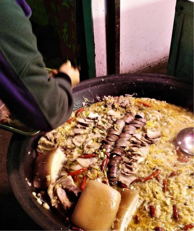 什么是正宗的东北杀猪菜？那英家的老一辈人都知道。